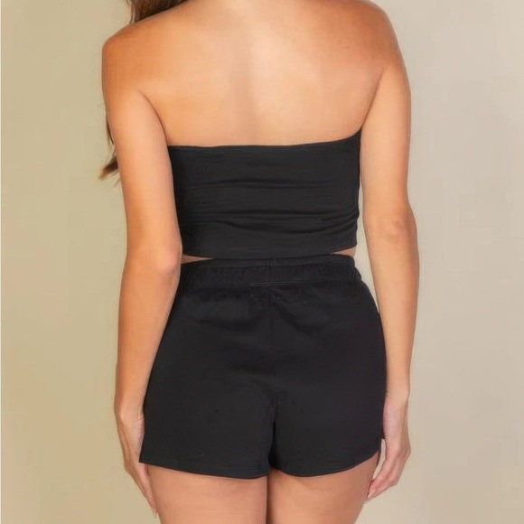 Simple Solid Tube Top And Shorts Set - Picture 6 of 6